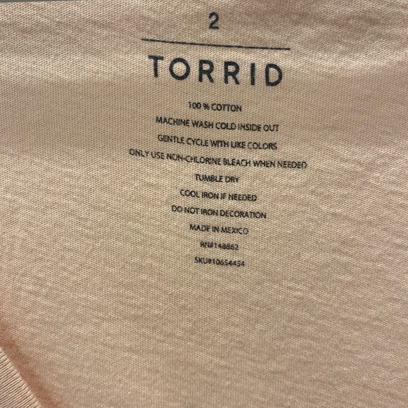 Beautiful Heart Torrid Womens T-Shirt Peach Short Sleeve - Picture 3 of 4